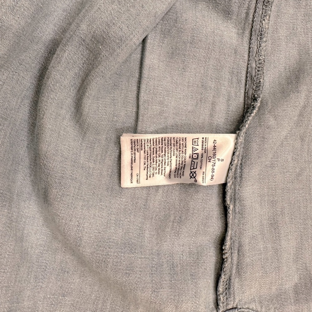 Gap Denim Button Shirt Small - image 5